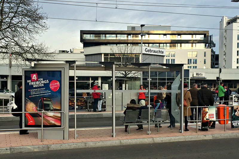 Schiffmann Fahrgastunterstand S-Line an der neuen Linie 4 in Freiburg