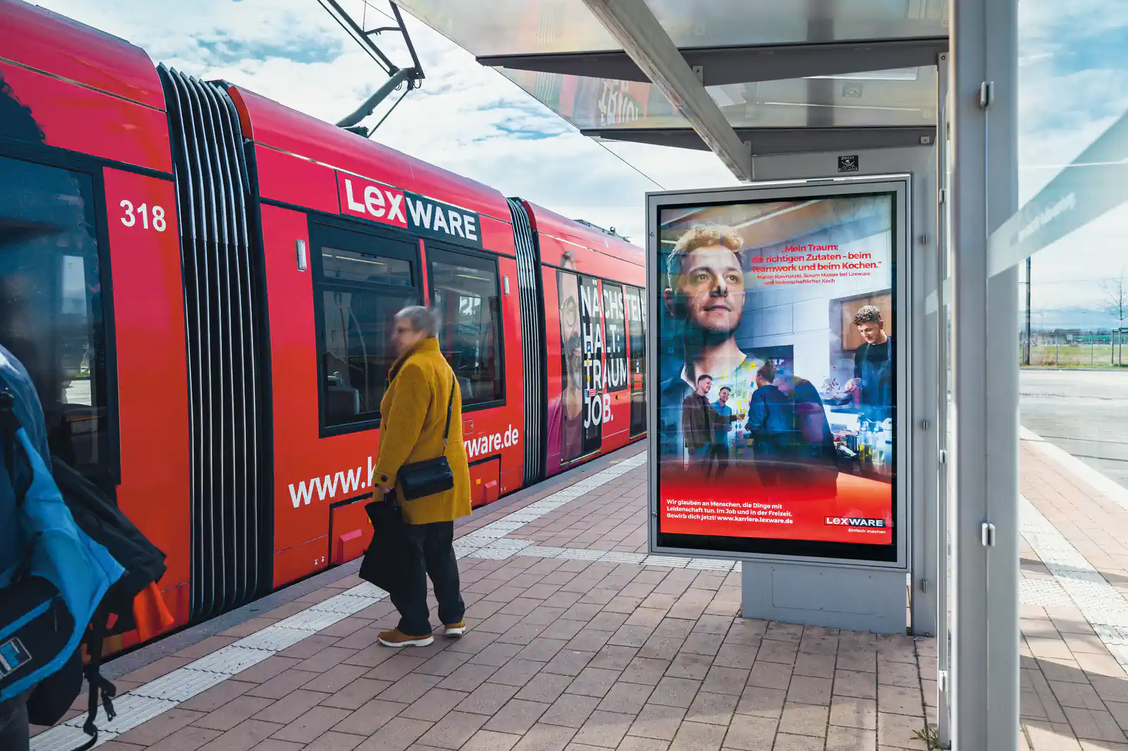 Lexware-Werbung auf einer Straßenbahn