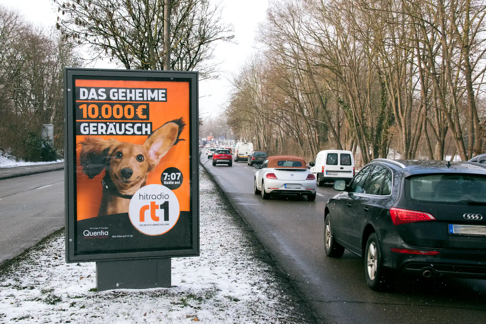 Hitradio-rt1-Werbung auf City-Light-Poster am Bahnhof