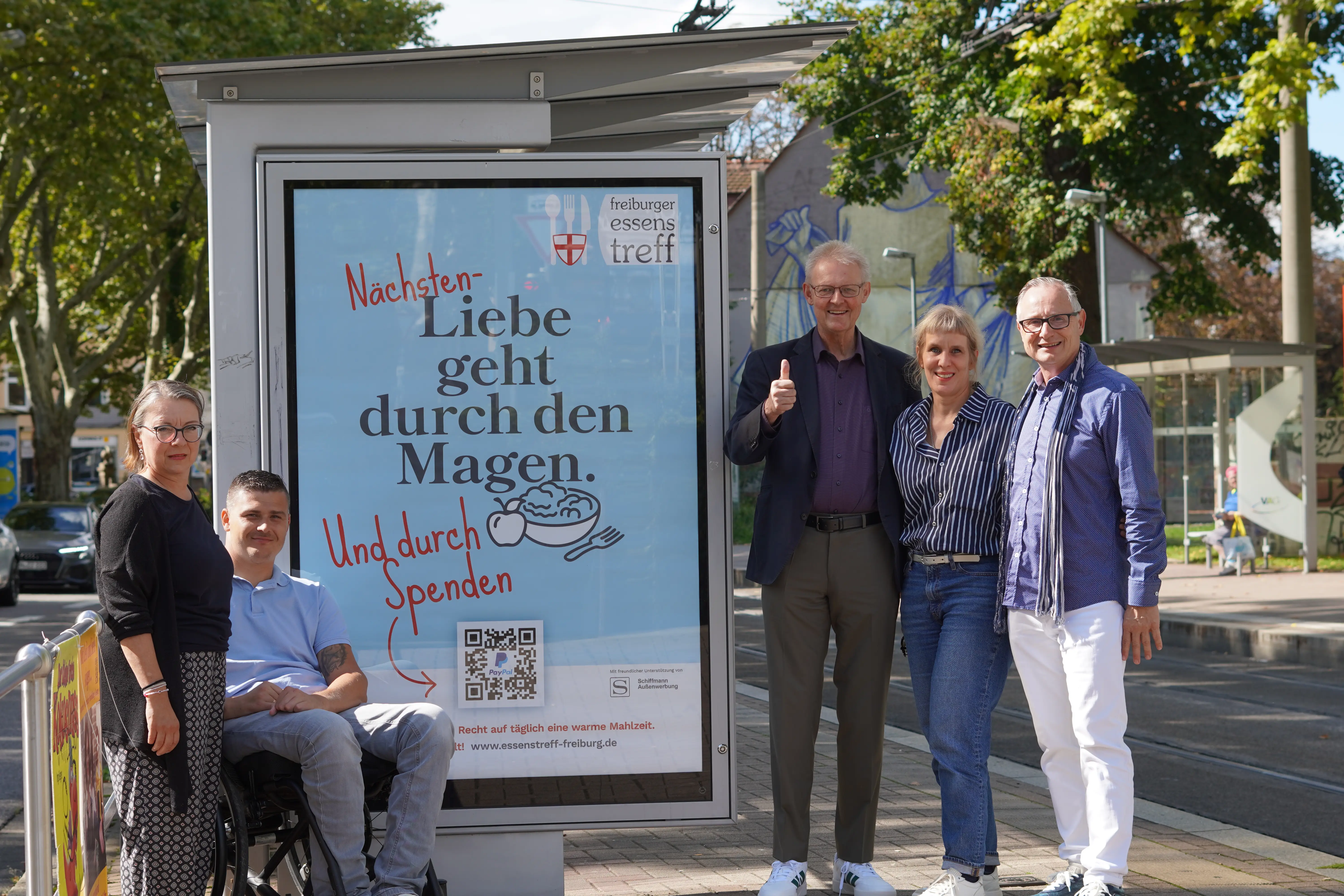 Gemeinsam sichtbar – Schiffmann Außenwerbung GmbH unterstützt Essentreff Freiburg e. V. mit neuer Plakatkampagne