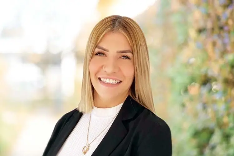 alina_jumanova_schiffmann_aussenwerbung_freiburg-750x500